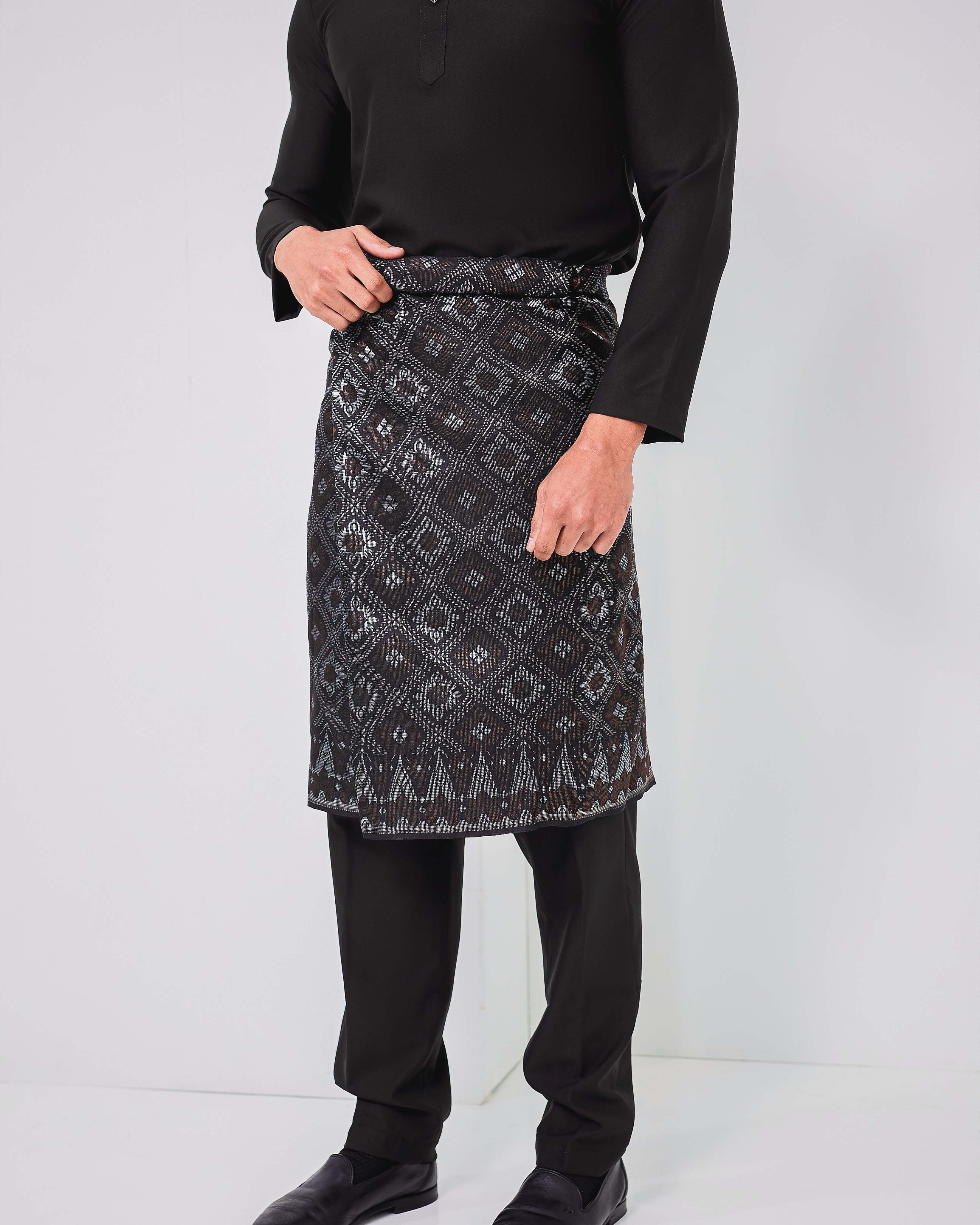 SAMPIN JEBAT IN BLACK